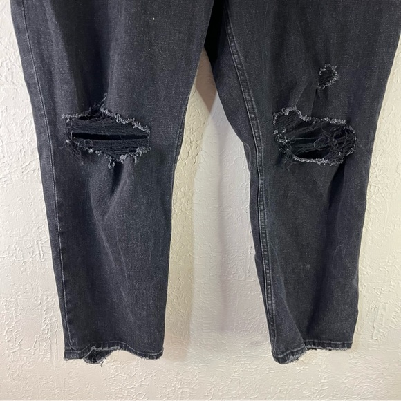 Abercrombie And Fitch Curve Ultra High Rise Ankle Straight Jeans in Black - Picture 9 of 13